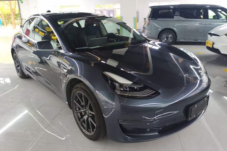 Used Tesla Model 3 2019 Long-Range All-Wheel-Drive Version Front Right 45 Deg