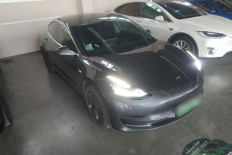 Used Tesla Model 3 2019 Long-Range Rear-Wheel-Drive Version Front Right 45 Deg