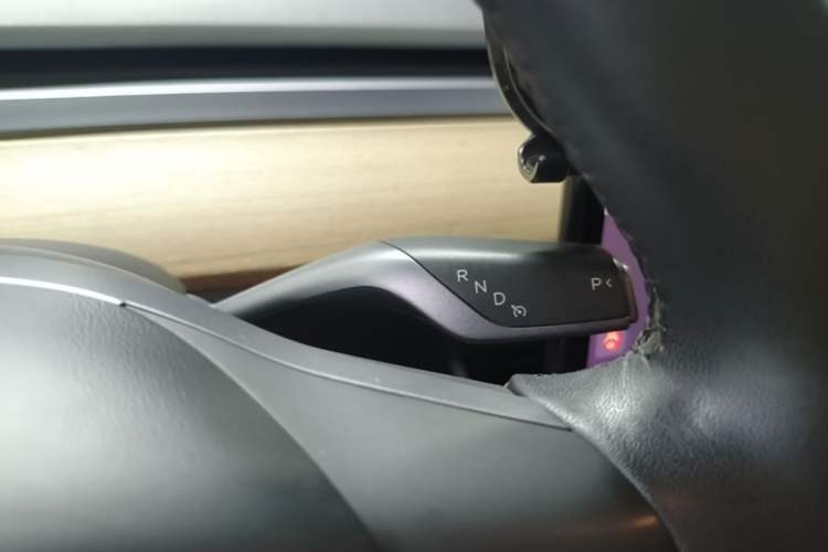 Used Tesla Model 3 2019 Standard Range Rear-Wheel Drive Upgraded Version (52 kWh) Gear Lever