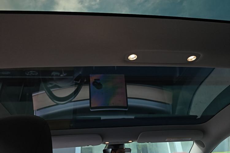 Used Tesla Model 3 2019 Long-Range All-Wheel-Drive Version Headliner