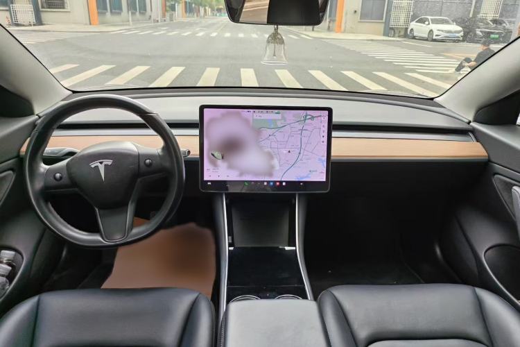 Used Tesla Model 3 2019 Long-Range Rear-Wheel-Drive Version Interior 1