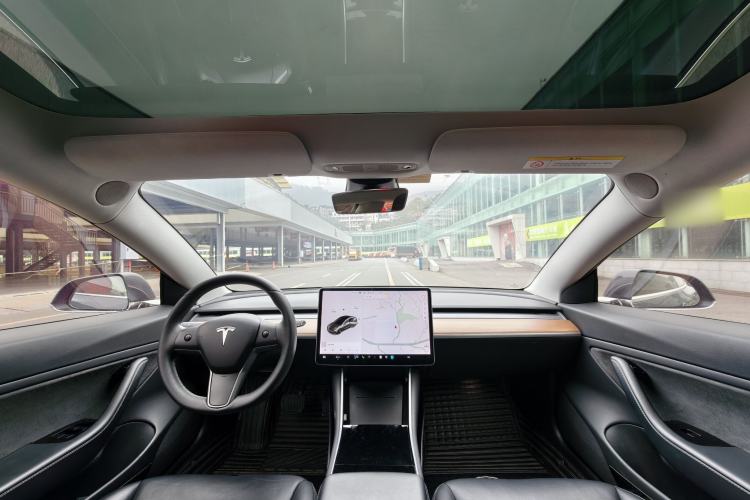 Used Tesla Model 3 2019 Long-Range All-Wheel-Drive Version Interior 1