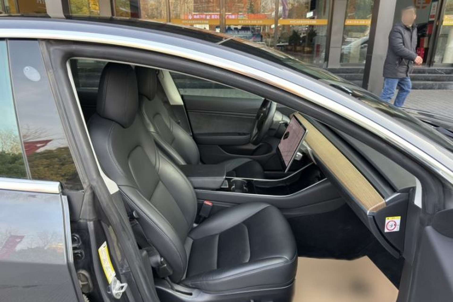 Used Tesla Model 3 2019 Long-Range Rear-Wheel-Drive Version Interior 10