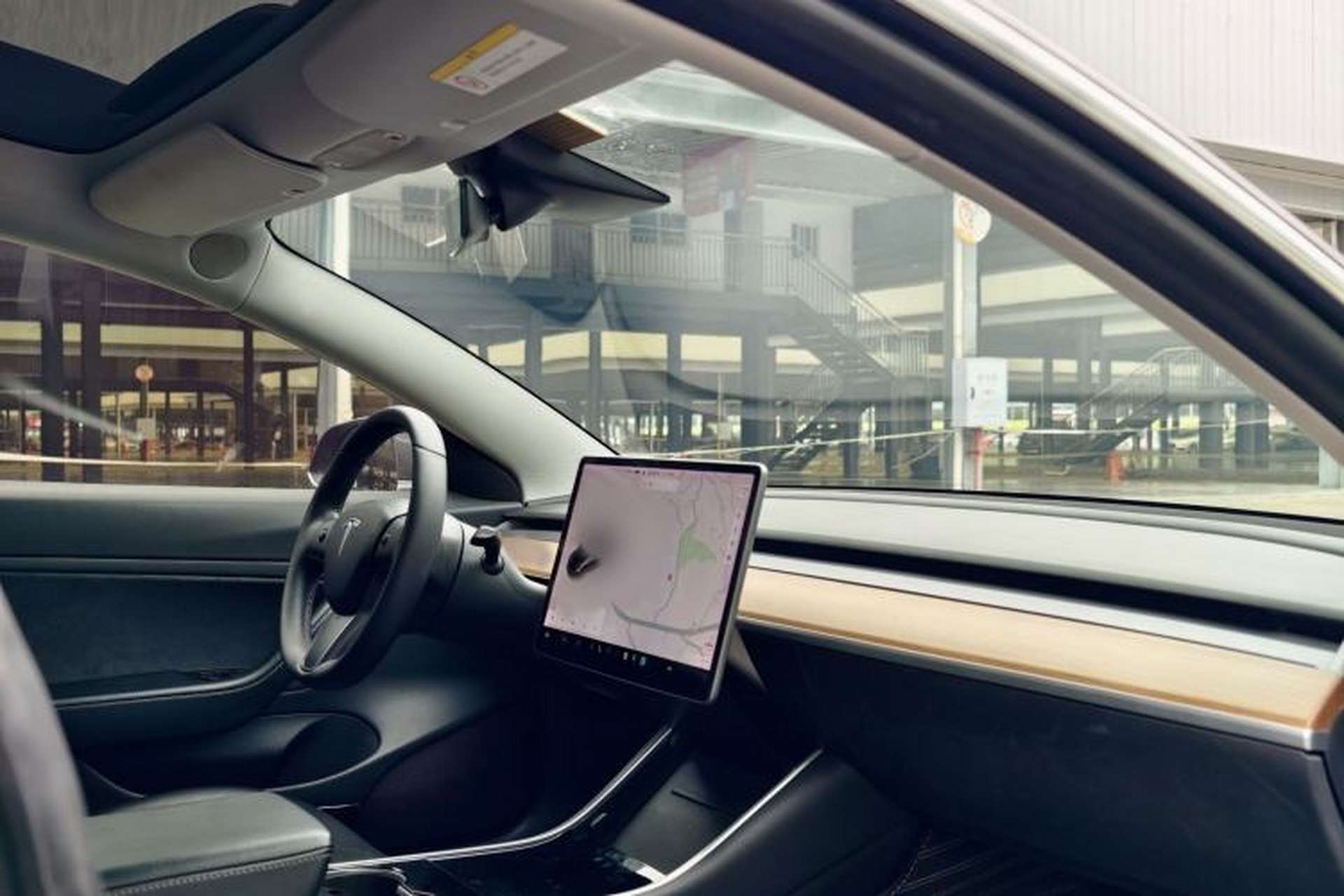 Used Tesla Model 3 2019 Long-Range All-Wheel-Drive Version Interior 10