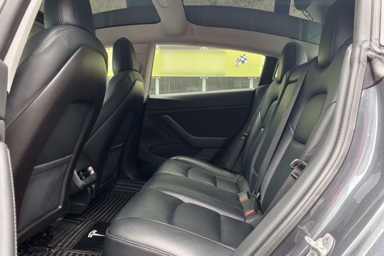 Used Tesla Model 3 2019 Long-Range All-Wheel-Drive Version Interior 11