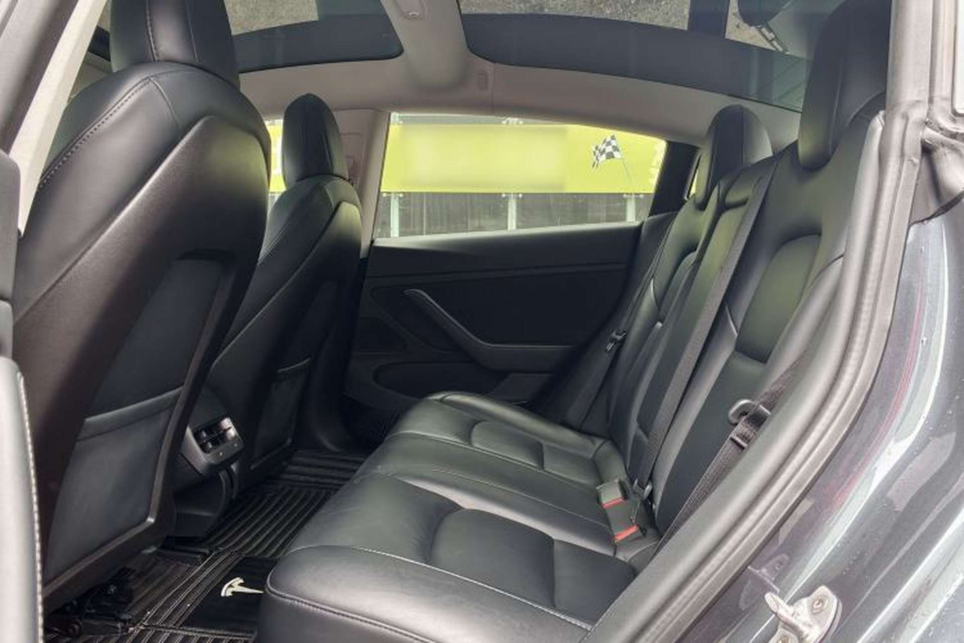 Used Tesla Model 3 2019 Long-Range All-Wheel-Drive Version Interior 11