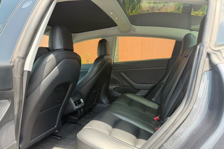 Used Tesla Model 3 2019 Standard Range Rear-Drive Upgraded Version Interior 2