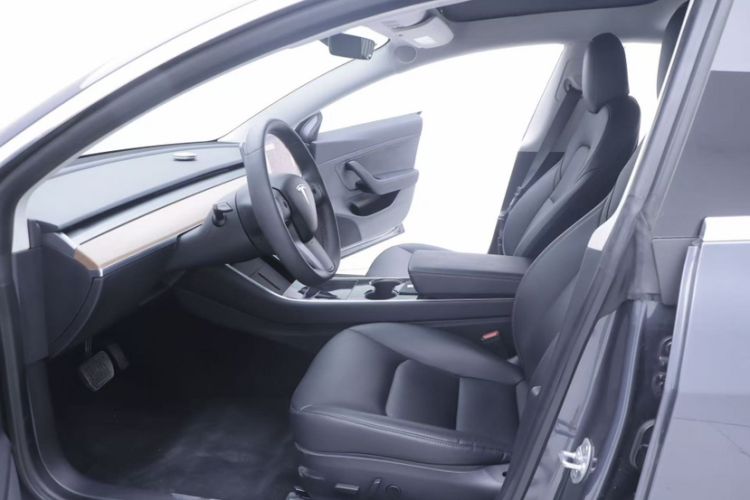 Used Tesla Model 3 2019 Standard Range Rear-Drive Upgraded Version Interior 2