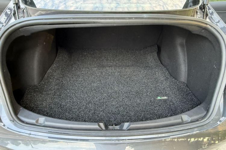 Used Tesla Model 3 2019 Standard Range Rear-Drive Upgraded Version Interior 2