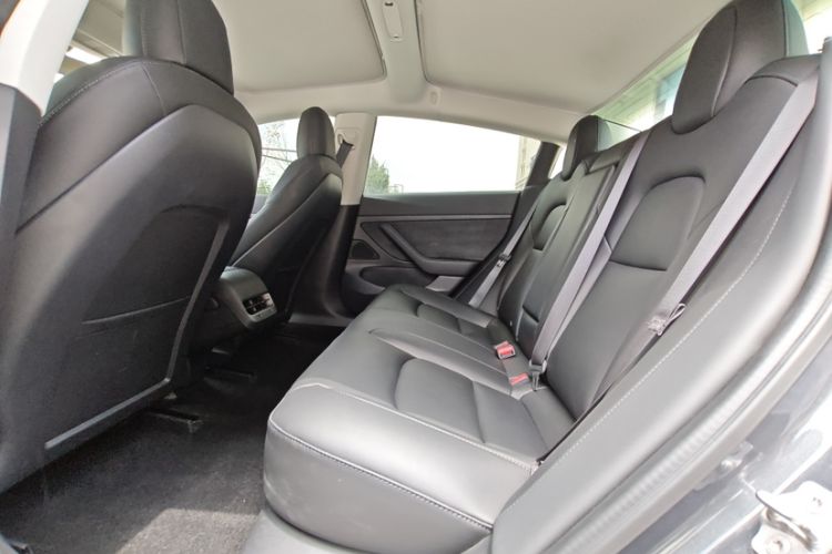 Used Tesla Model 3 2019 Standard Range Rear-Drive Upgraded Version Interior 2