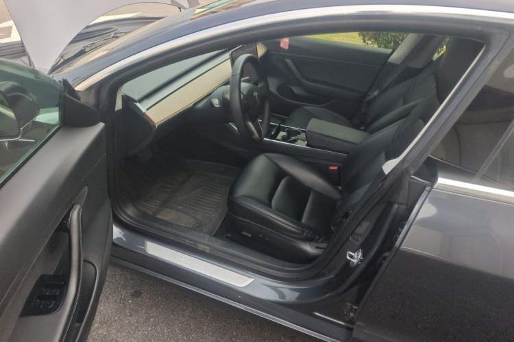 Used Tesla Model 3 2019 Standard Range Rear-Drive Upgraded Version Interior 3