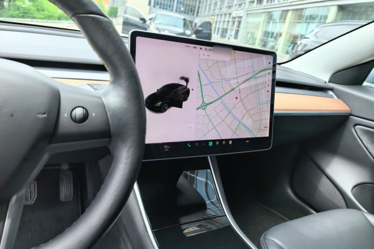 Used Tesla Model 3 2019 Long-Range All-Wheel-Drive Version Interior 3