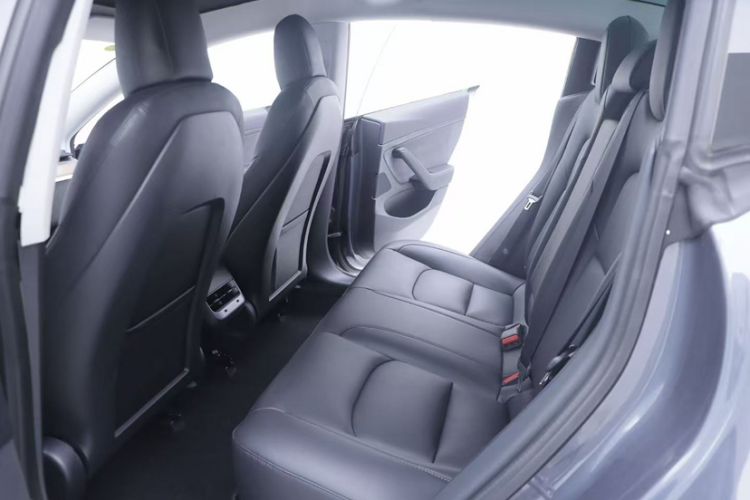 Used Tesla Model 3 2019 Standard Range Rear-Drive Upgraded Version Interior 3