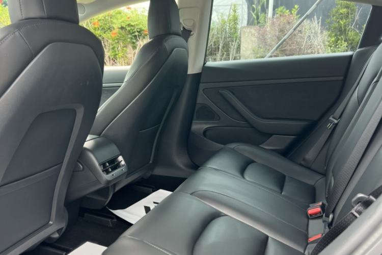 Used Tesla Model 3 2019 Standard Range Rear-Drive Upgraded Version Interior 3