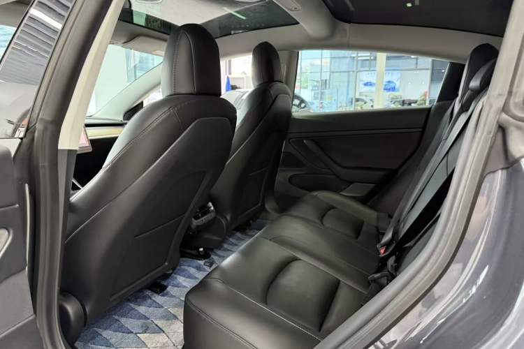 Used Tesla Model 3 2019 Standard Range Rear-Drive Upgraded Version Interior 3