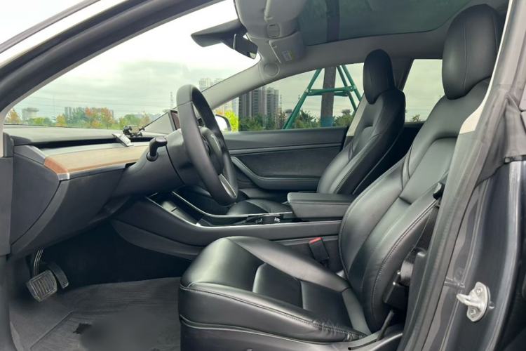 Used Tesla Model 3 2019 Standard Range Rear-Drive Upgraded Version Interior 4
