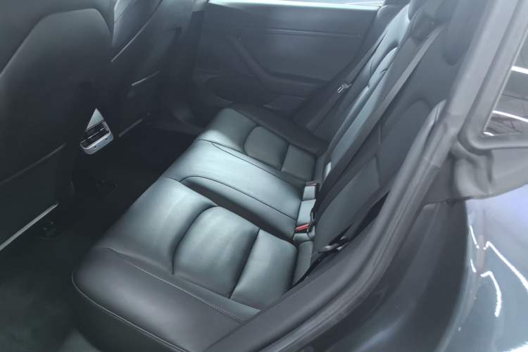 Used Tesla Model 3 2019 Standard Range Rear-Wheel Drive Upgraded Version (52 kWh) Interior 4