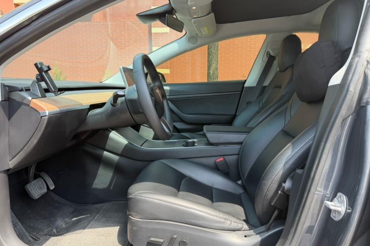 Used Tesla Model 3 2019 Standard Range Rear-Drive Upgraded Version Interior 4