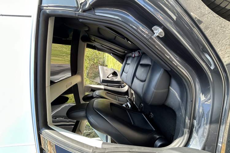 Used Tesla Model 3 2019 Performance High-Performance All-Wheel-Drive Version Interior 4