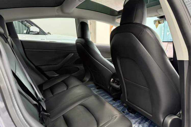 Used Tesla Model 3 2019 Standard Range Rear-Drive Upgraded Version Interior 5
