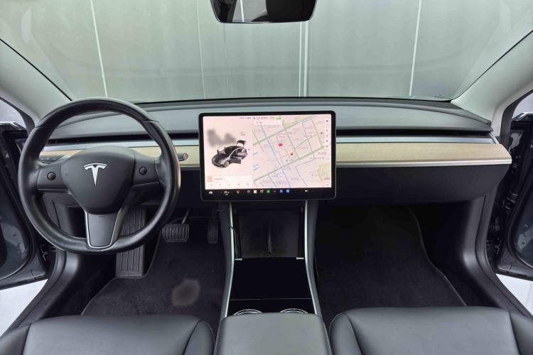 Used Tesla Model 3 2019 Long-Range All-Wheel-Drive Version Interior 6