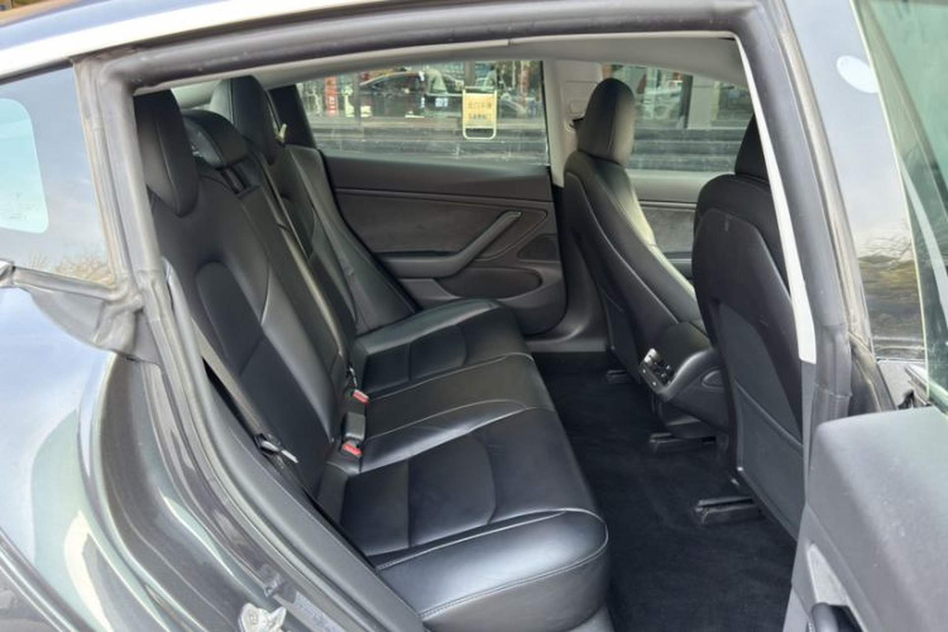 Used Tesla Model 3 2019 Long-Range Rear-Wheel-Drive Version Interior 7