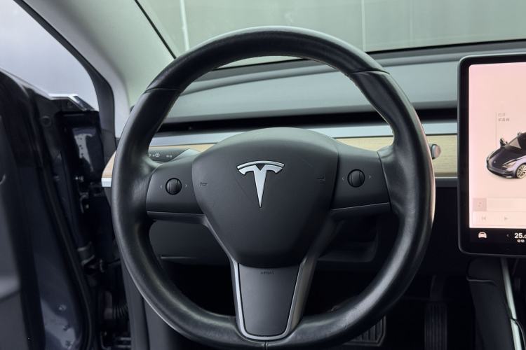 Used Tesla Model 3 2019 Long-Range All-Wheel-Drive Version Interior 7