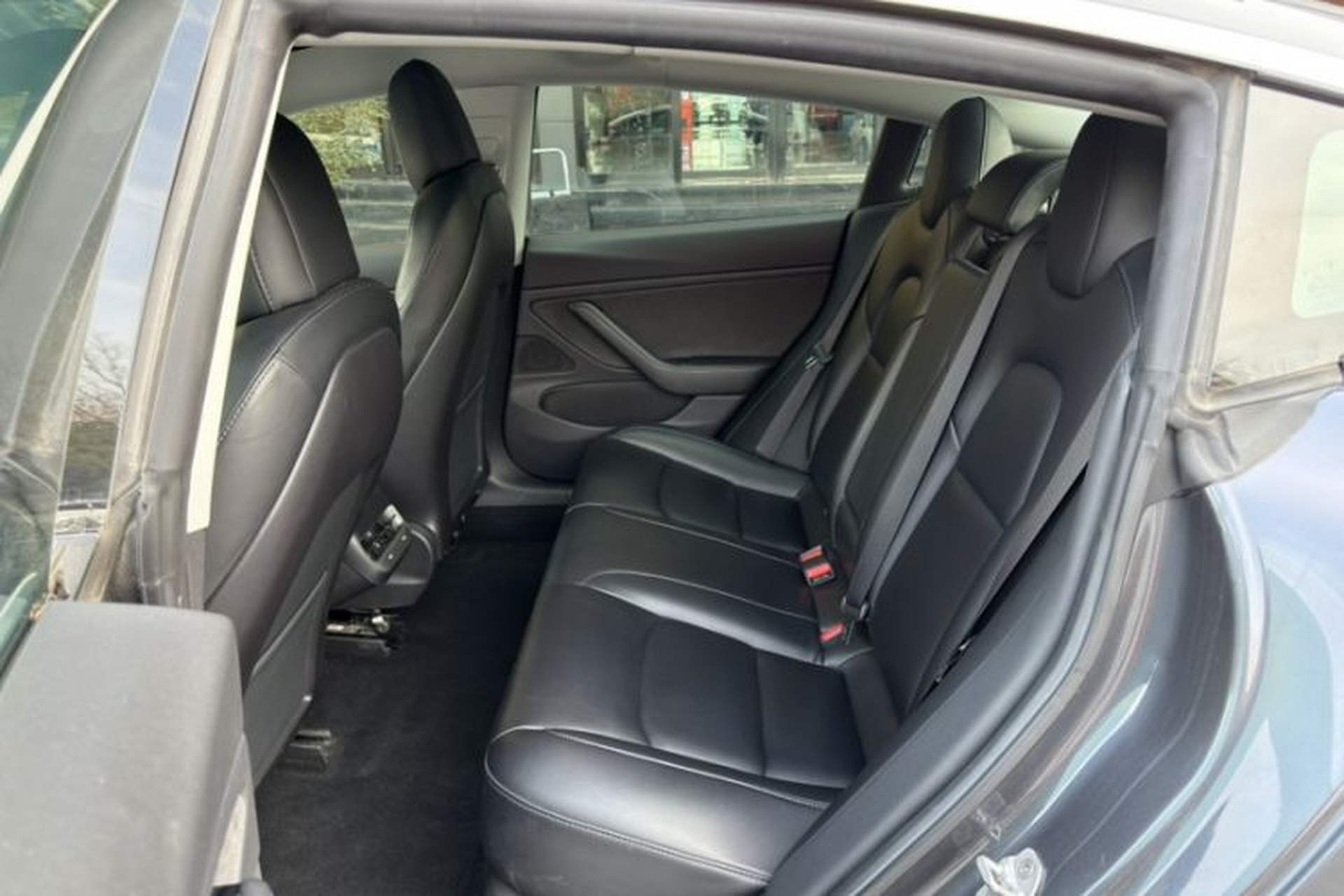 Used Tesla Model 3 2019 Long-Range Rear-Wheel-Drive Version Interior 8