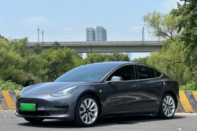 Ojetý Tesla Model 3 2019 Standard Range Rear-Drive Upgraded Version