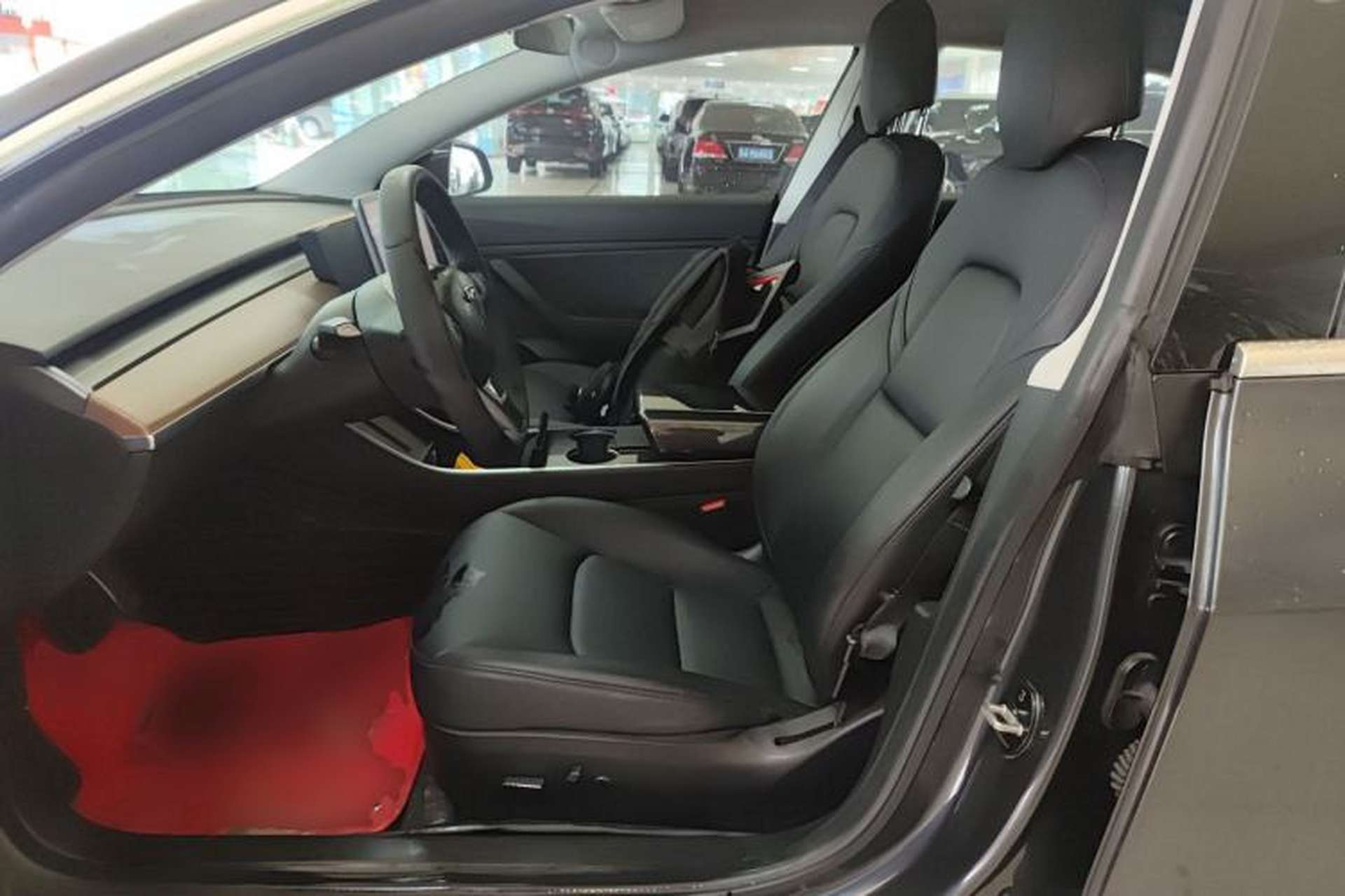 Used Tesla Model 3 2019 Long-Range All-Wheel-Drive Version Left Front Seat