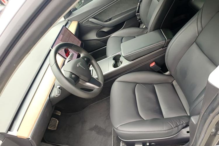 Used Tesla Model 3 2019 Long-Range Rear-Wheel-Drive Version Left Front Seat
