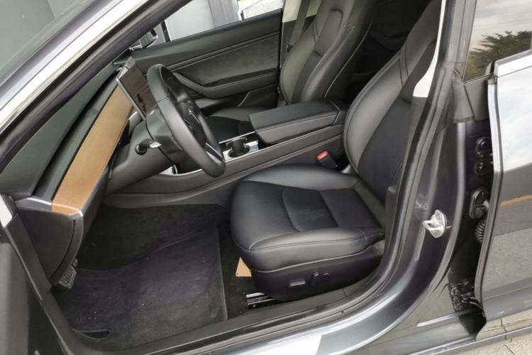 Used Tesla Model 3 2019 Long-Range All-Wheel-Drive Version Left Front Seat