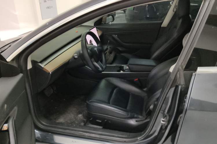 Used Tesla Model 3 2019 Long-Range Rear-Wheel-Drive Version Left Front Seat