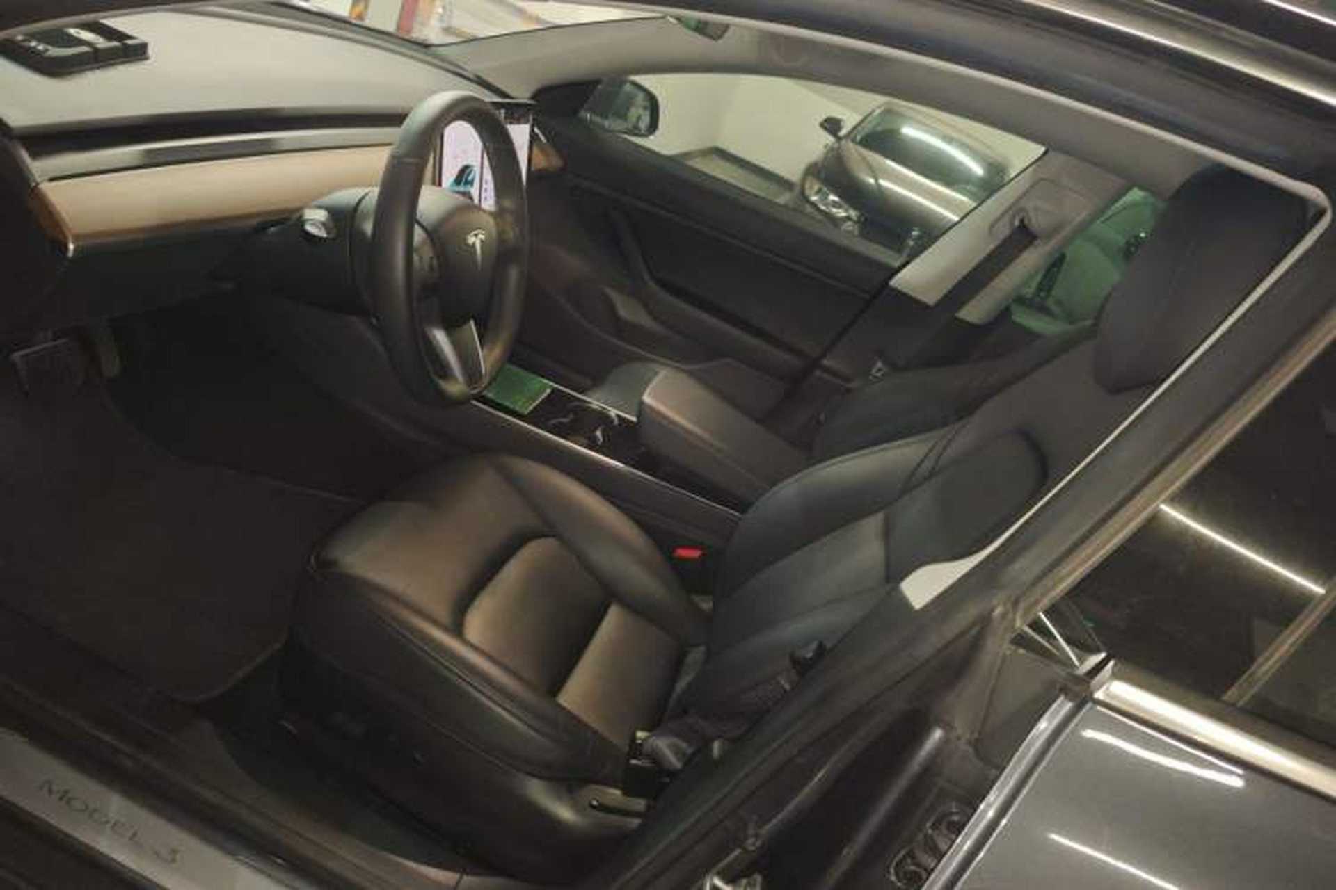 Used Tesla Model 3 2019 Long-Range Rear-Wheel-Drive Version Left Front Seat
