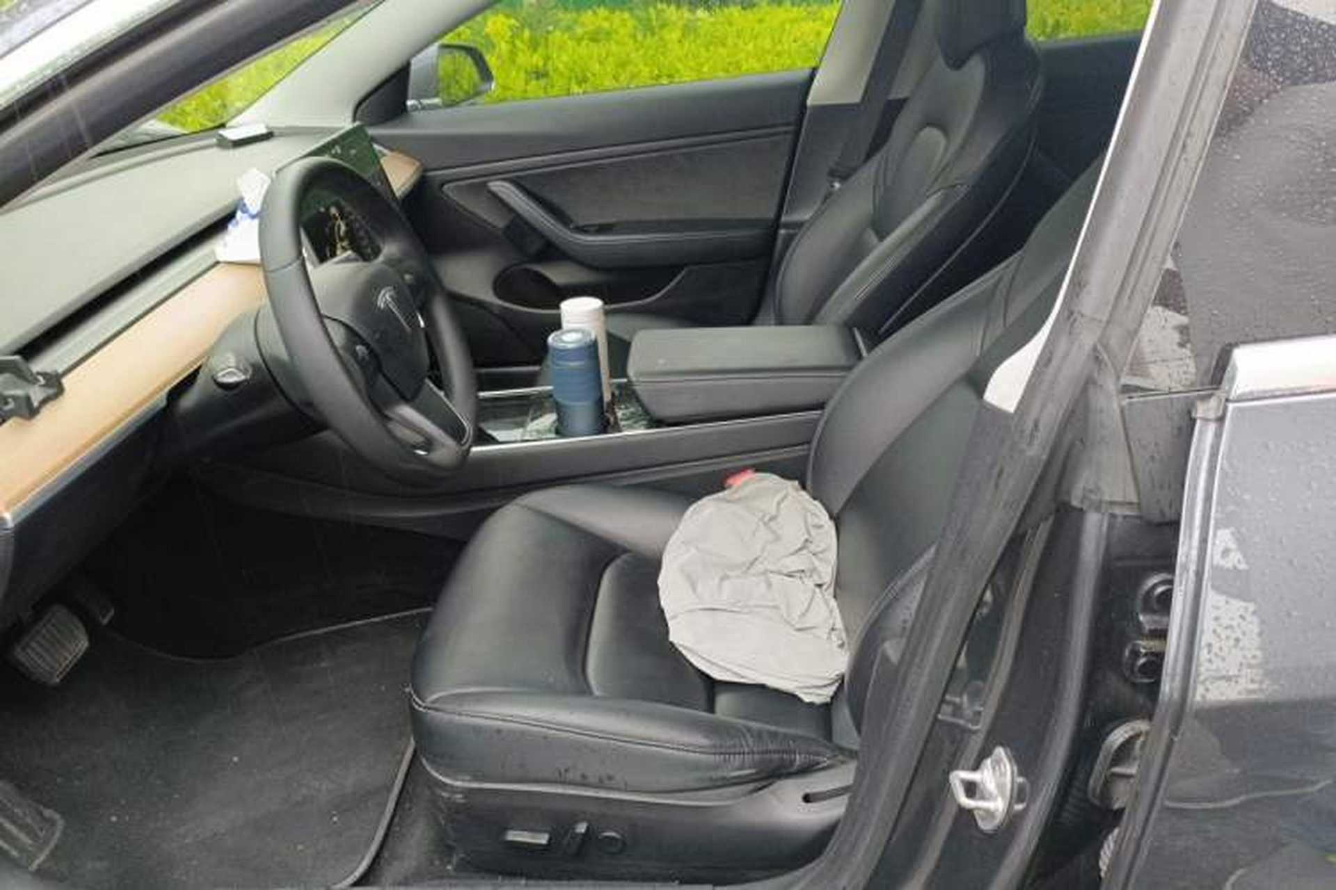 Used Tesla Model 3 2019 Long-Range Rear-Wheel-Drive Version Left Front Seat