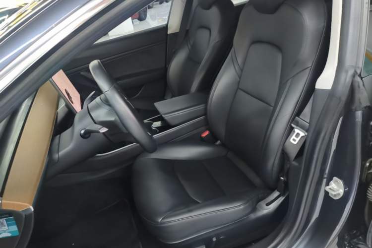 Used Tesla Model 3 2019 Long-Range Rear-Wheel-Drive Version Left Front Seat
