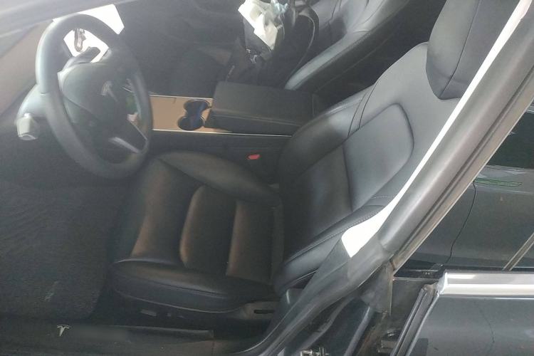 Used Tesla Model 3 2019 Long-Range Rear-Wheel-Drive Version Left Front Seat