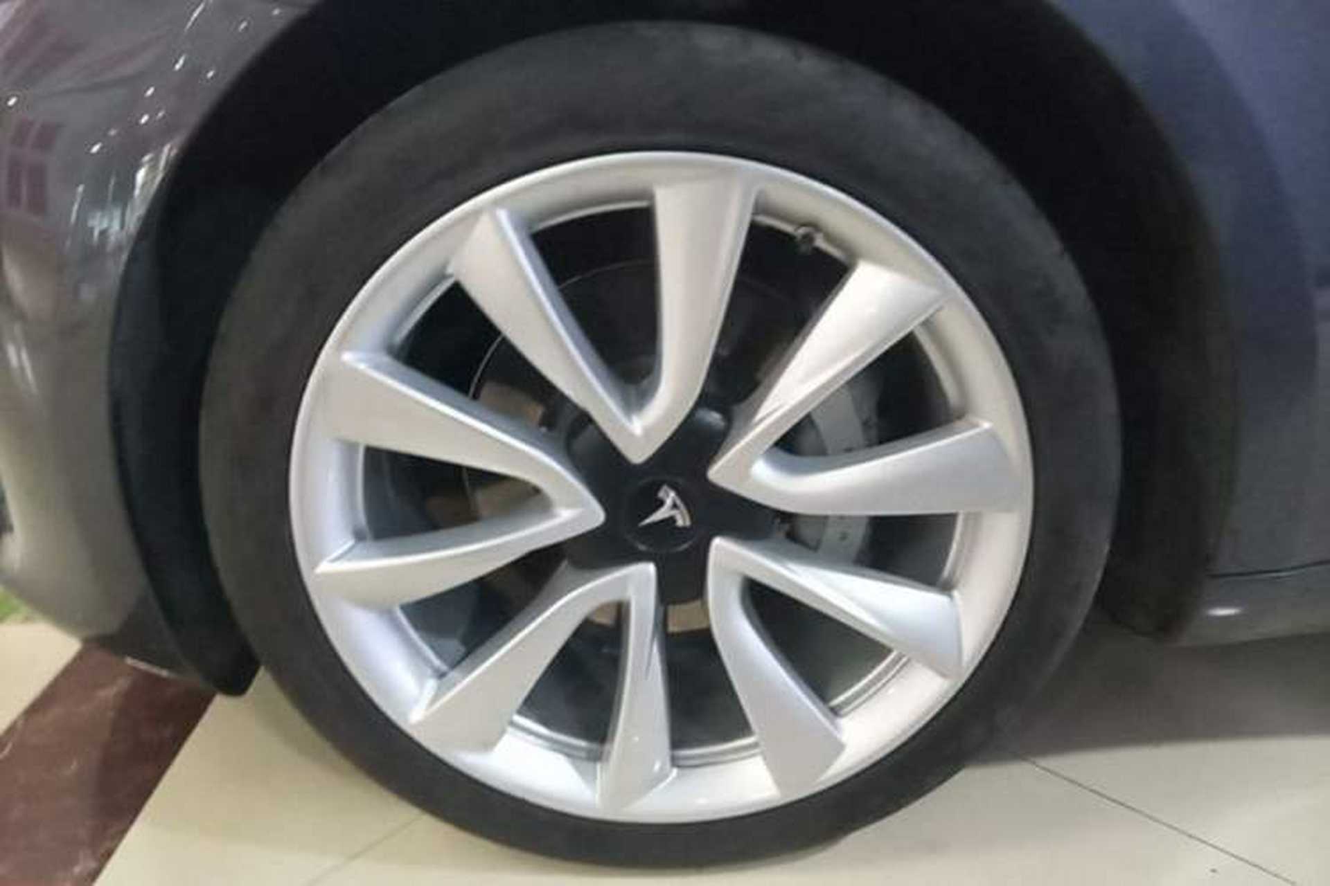 Used Tesla Model 3 2019 Standard Range Rear-Drive Upgraded Version Left Front Wheel Hub