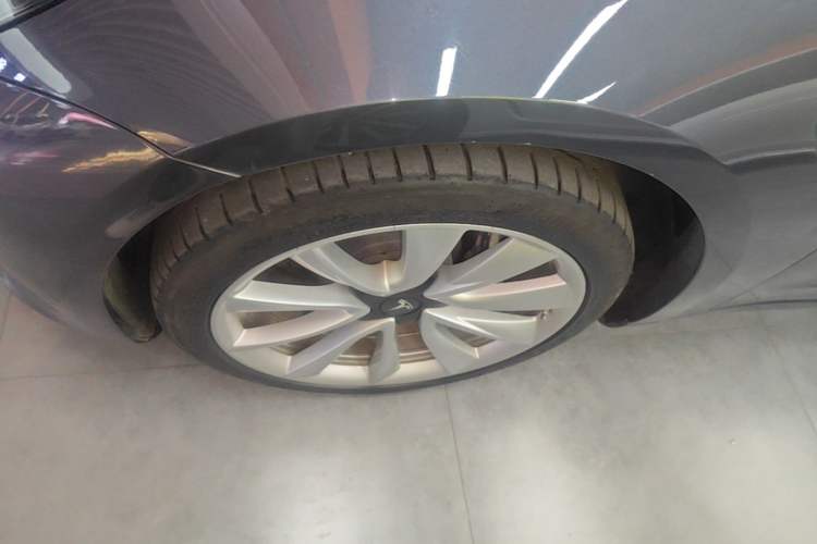 Used Tesla Model 3 2019 Standard Range Rear-Drive Upgraded Version Left Front Wheel Hub