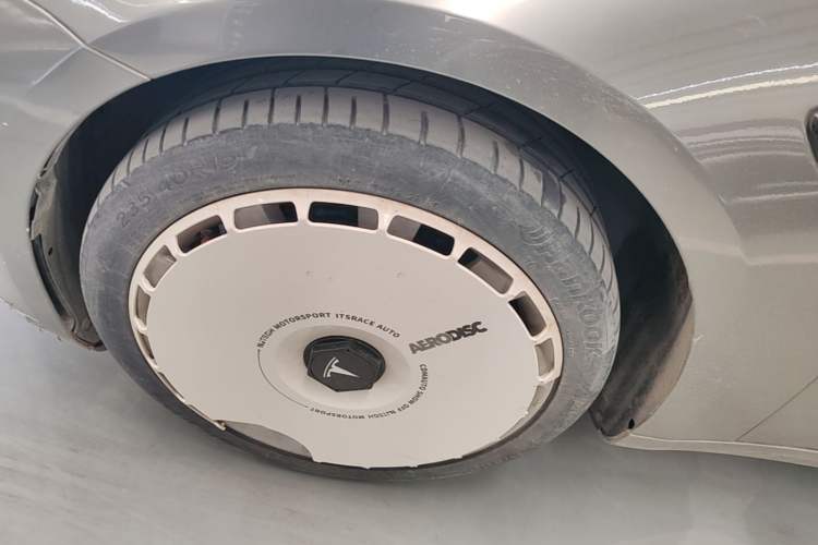 Used Tesla Model 3 2019 Standard Range Rear-Drive Upgraded Version Left Front Wheel Hub