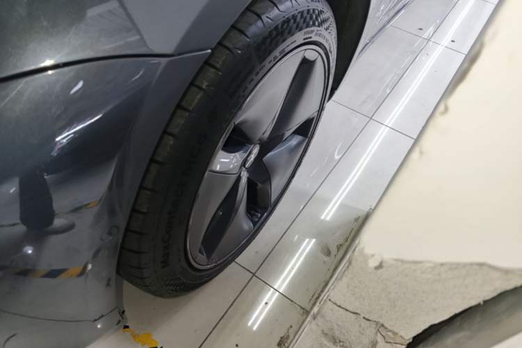 Used Tesla Model 3 2019 Standard Range Rear-Drive Upgraded Version Left Front Wheel Hub