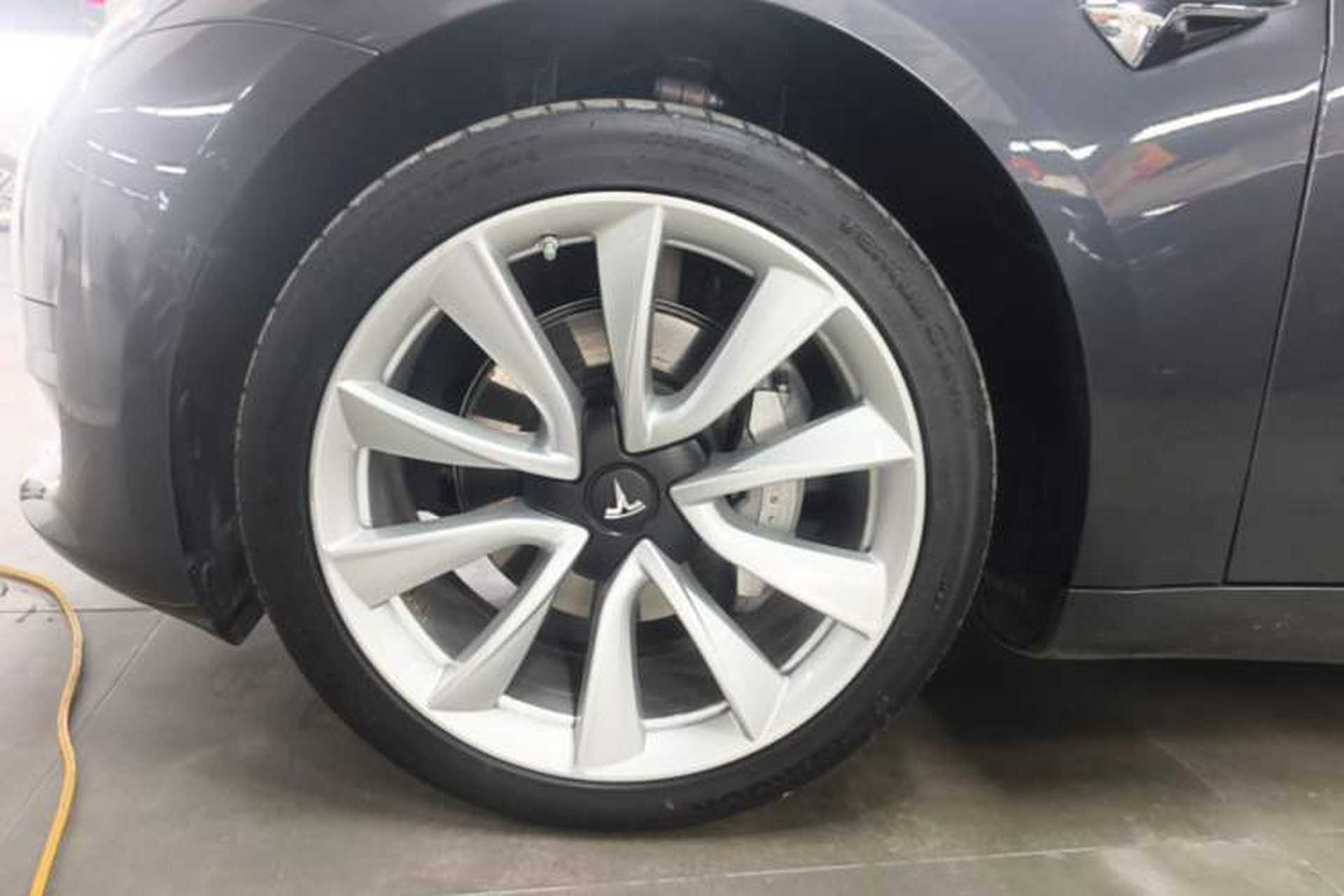 Used Tesla Model 3 2019 Standard Range Rear-Drive Upgraded Version Left Front Wheel Hub