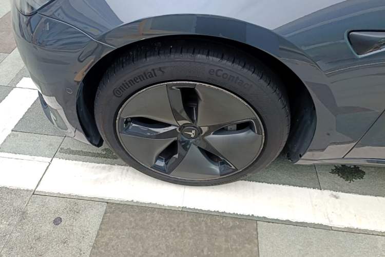 Used Tesla Model 3 2019 Long-Range Rear-Wheel-Drive Version Left Front Wheel Hub