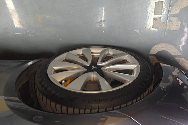 Used Tesla Model 3 2019 Standard Range Rear-Drive Upgraded Version Left Front Wheel Hub