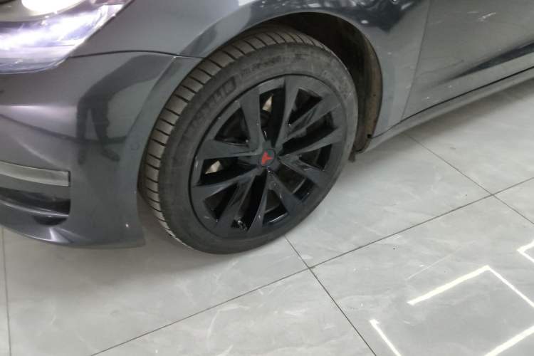 Used Tesla Model 3 2019 Long-Range Rear-Wheel-Drive Version Left Front Wheel Hub
