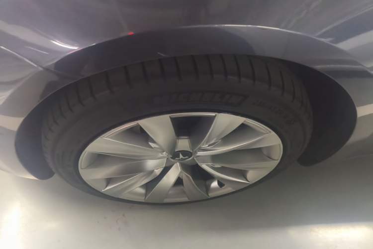 Used Tesla Model 3 2019 Standard Range Rear-Drive Upgraded Version Left Front Wheel Hub