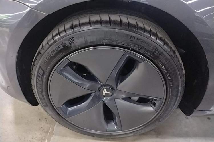 Used Tesla Model 3 2019 Standard Range Rear-Drive Upgraded Version Left Front Wheel Hub