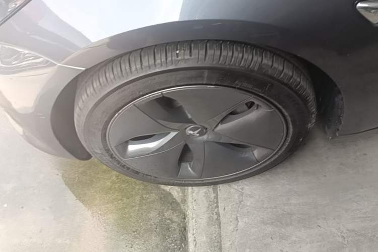 Used Tesla Model 3 2019 Standard Range Rear-Drive Upgraded Version Left Front Wheel Hub