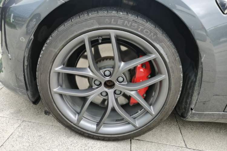 Used Tesla Model 3 2019 Performance High-Performance All-Wheel-Drive Version Left Front Wheel Hub