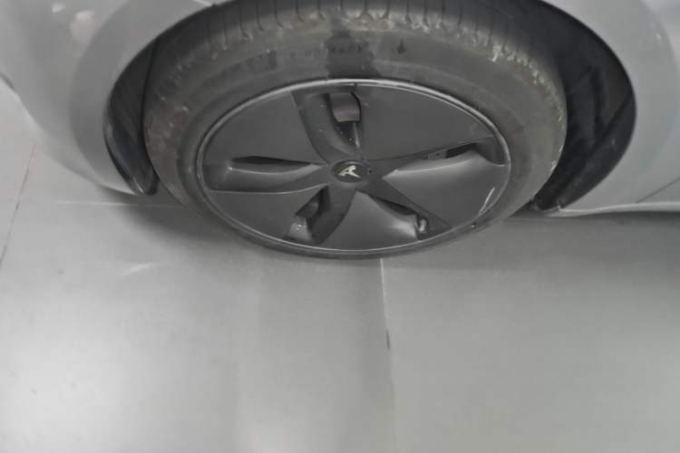 Used Tesla Model 3 2019 Standard Range Rear-Drive Upgraded Version Left Front Wheel Hub